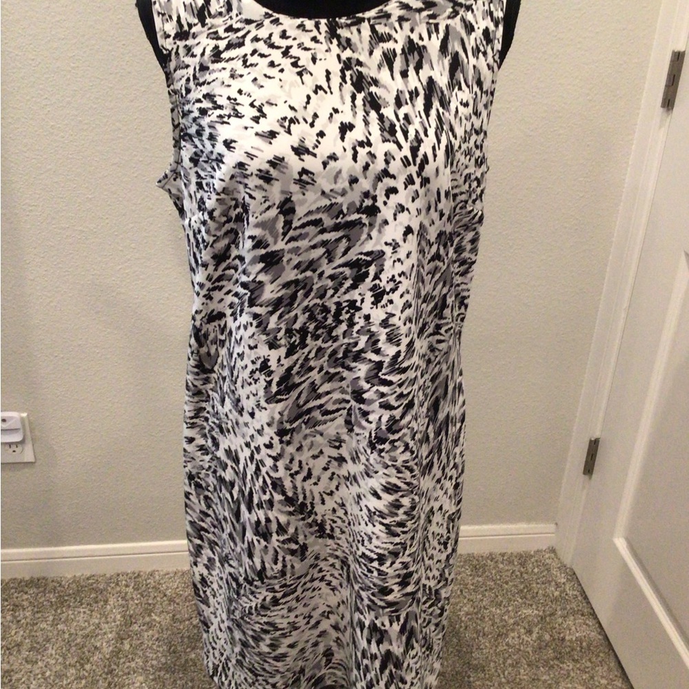 Worthington Black and White Feather Print Midi Dress Size L